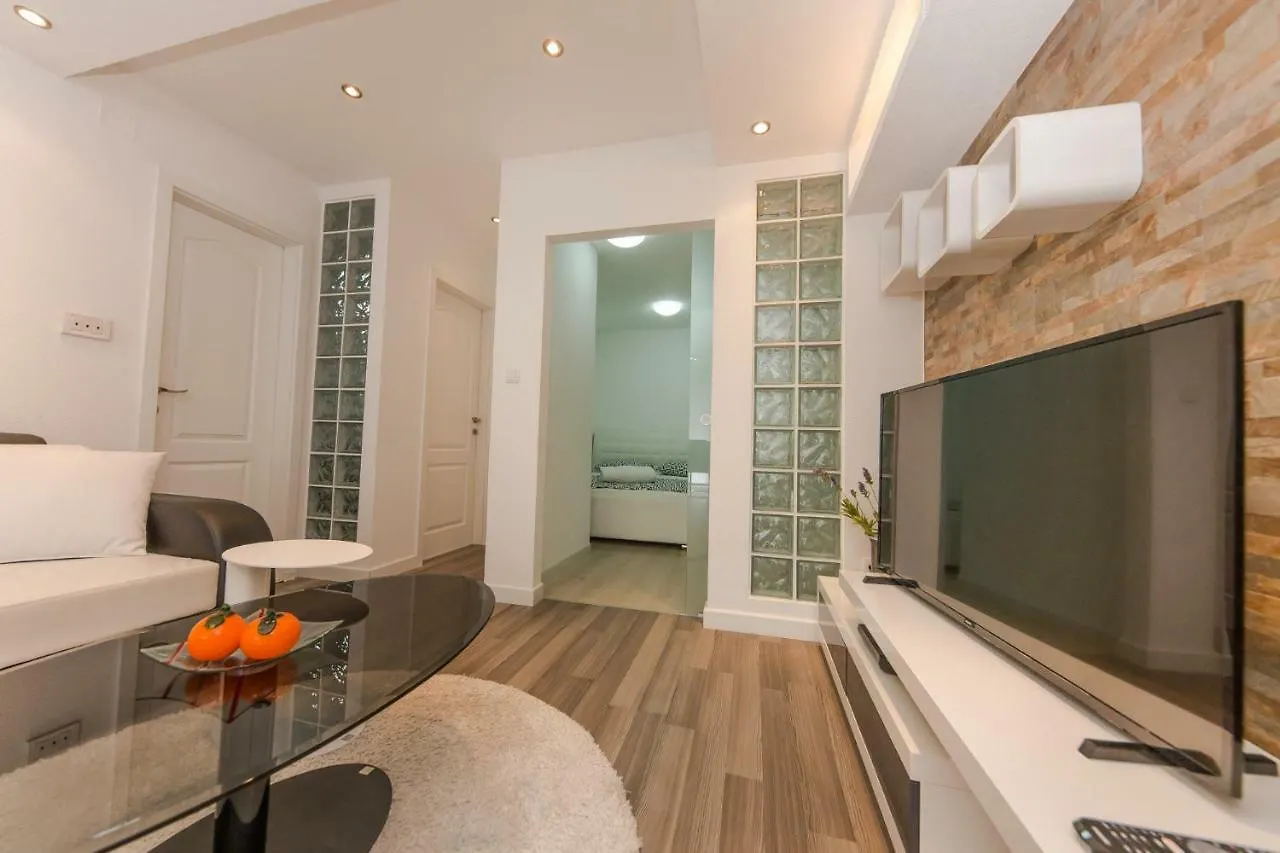Zenta Apartment Split