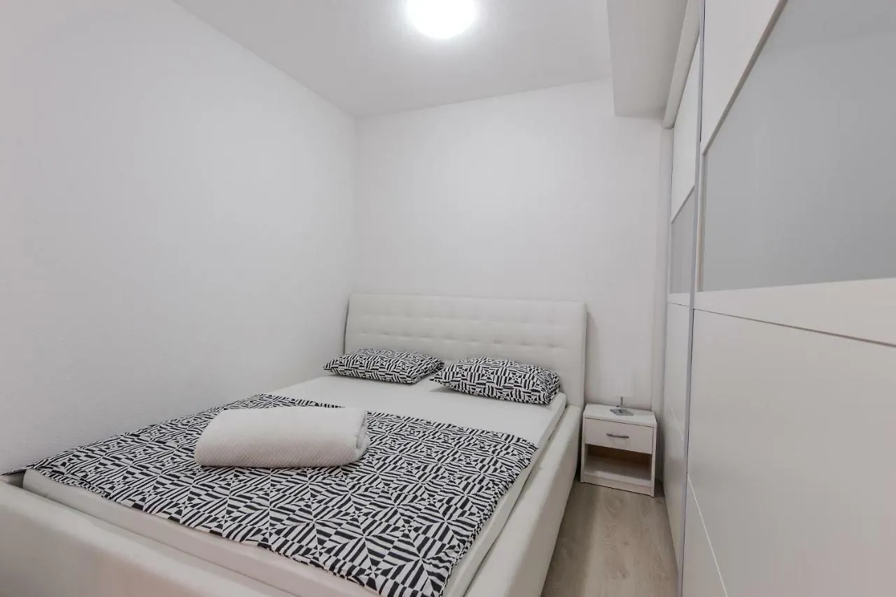 Zenta Apartment Split 0*,